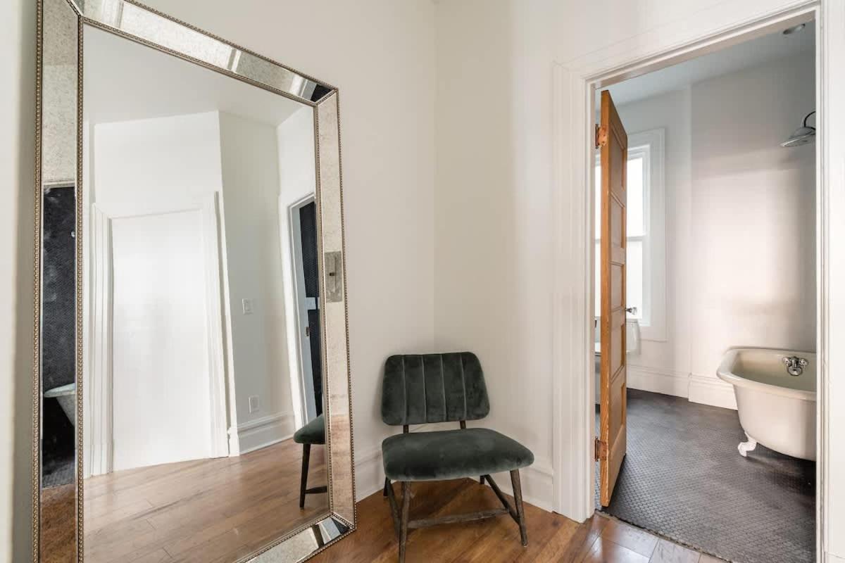 - The Retrouvailles Suite- Espresso & Craft Brews Apartment