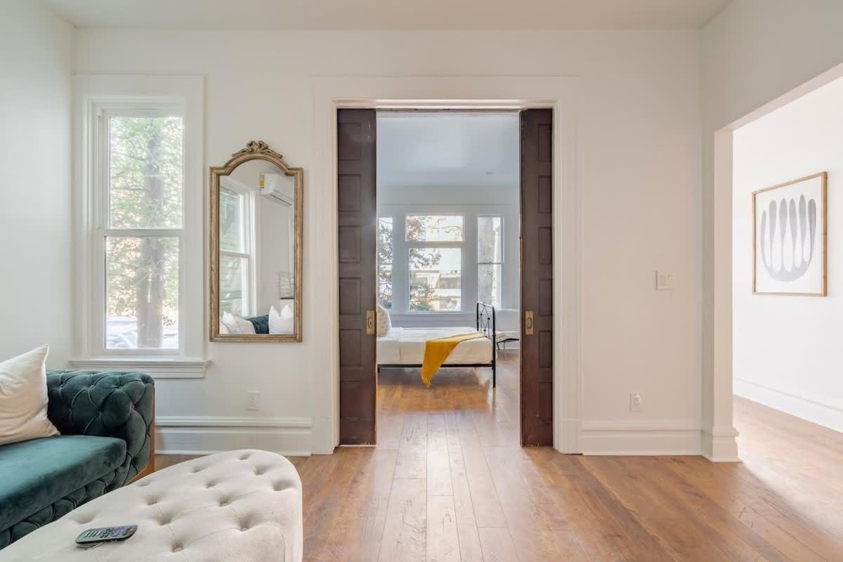 Apartment - The Retrouvailles Suite- Espresso & Craft Brews
